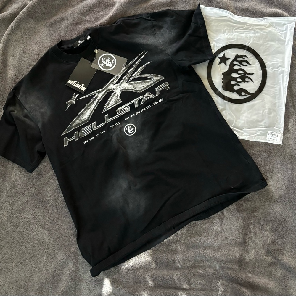 Hellstar “Path to Paradise” shirt
Size:XL